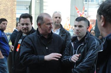 Fabien Engelmann, délégué CGT candidat du FN arrive à la Confédération générale des travailleurs