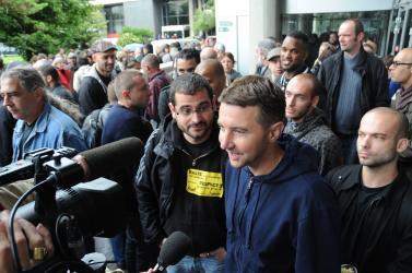 Postiers du 92 devant le tribunal de Nanterre