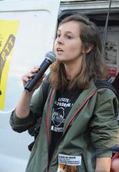 Intervention du secteur Jeunes du Npa au rassemblement devant le Ministère des finances pour demander la réintégration de Yann Le Merrer