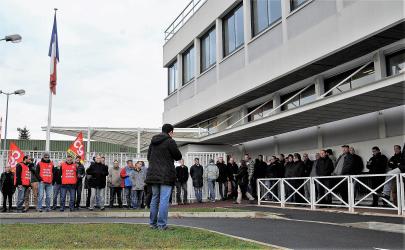 Débrayage Cgt et Sud Ingénierie de Renault Lardy Essonne