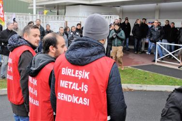 Délégation douvriers de Renault Bursa D0SK Conftionation des syndicats révolutionnaires de Turquie