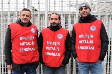 Délégation douvriers de Renault Bursa Turquie Usine où les ouvriers ont mené une grève dure en mai 2015 lors du débrayage de Renault Lardy Essonne 13 Décembre 2016