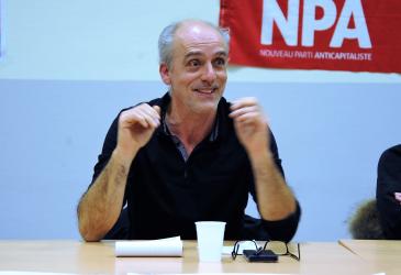 P POUTOU Candidat anticapitaliste meeting Evry Essonne