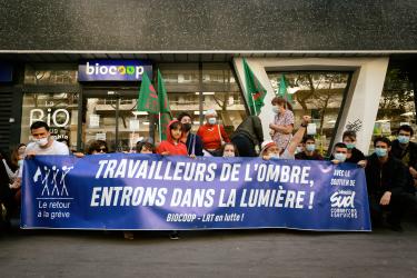 FRANCE - SOCIAL - DEMONSTRATION - GATHERING OF BIOCOOP WORKERS AGAINS MANDATORY SUNDAY WORK