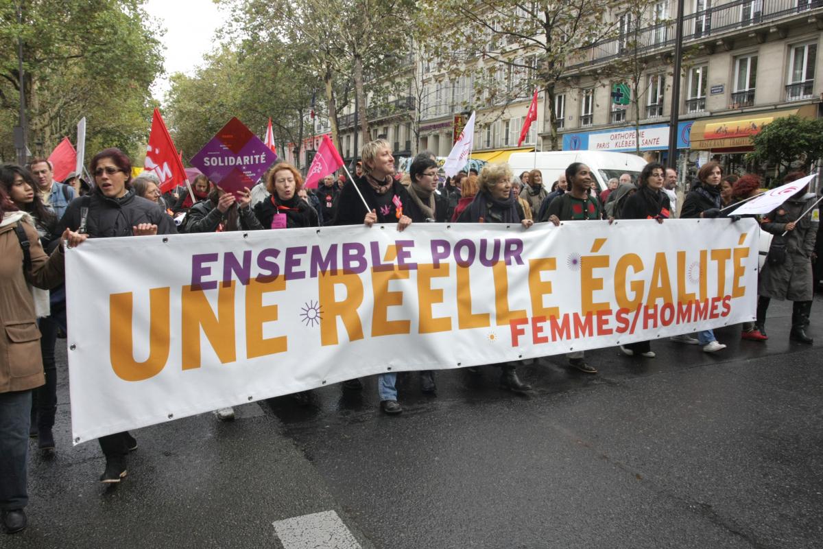 banderolle de tête de la manifestation. Ensemble pour une réelle égalité.