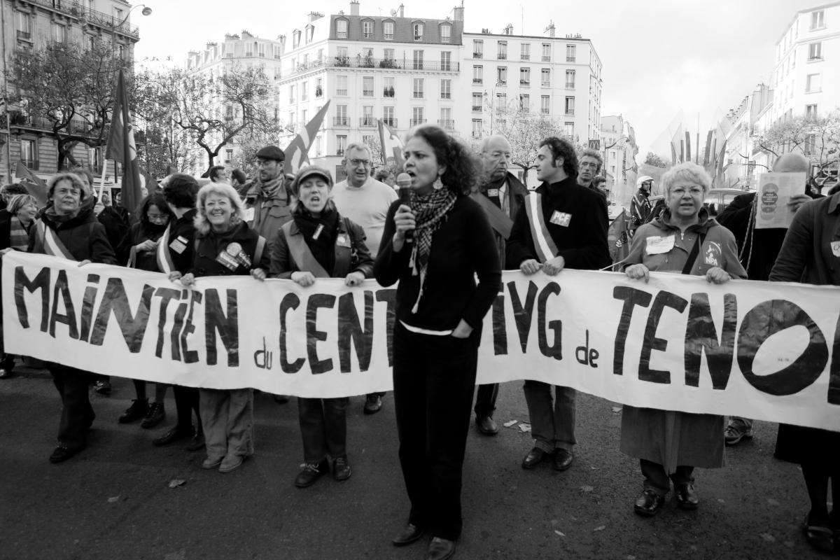 Manifestation unitaire du 14 novembre 2009 pour le maintien du centre IVG de Tenon. Banderolle de tête.