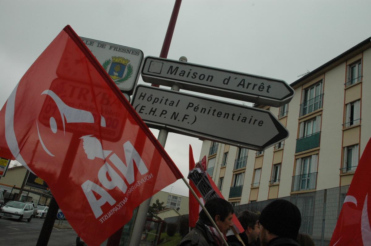 Drapeau Npa à la maison d'Arrêt et Hôpital Pénitentiaire de FRESNES.