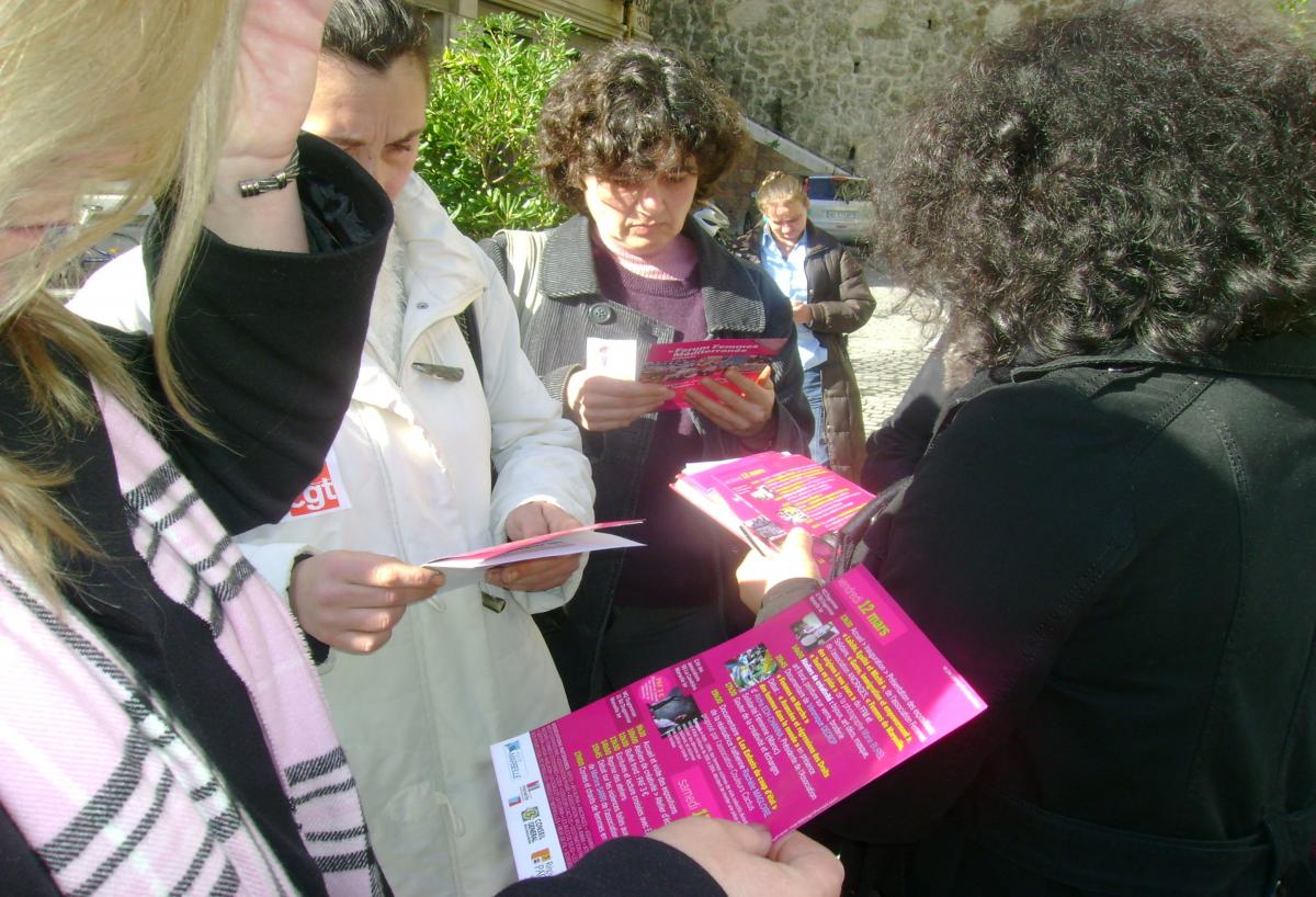 distribution des tracts place SADI CARNOT