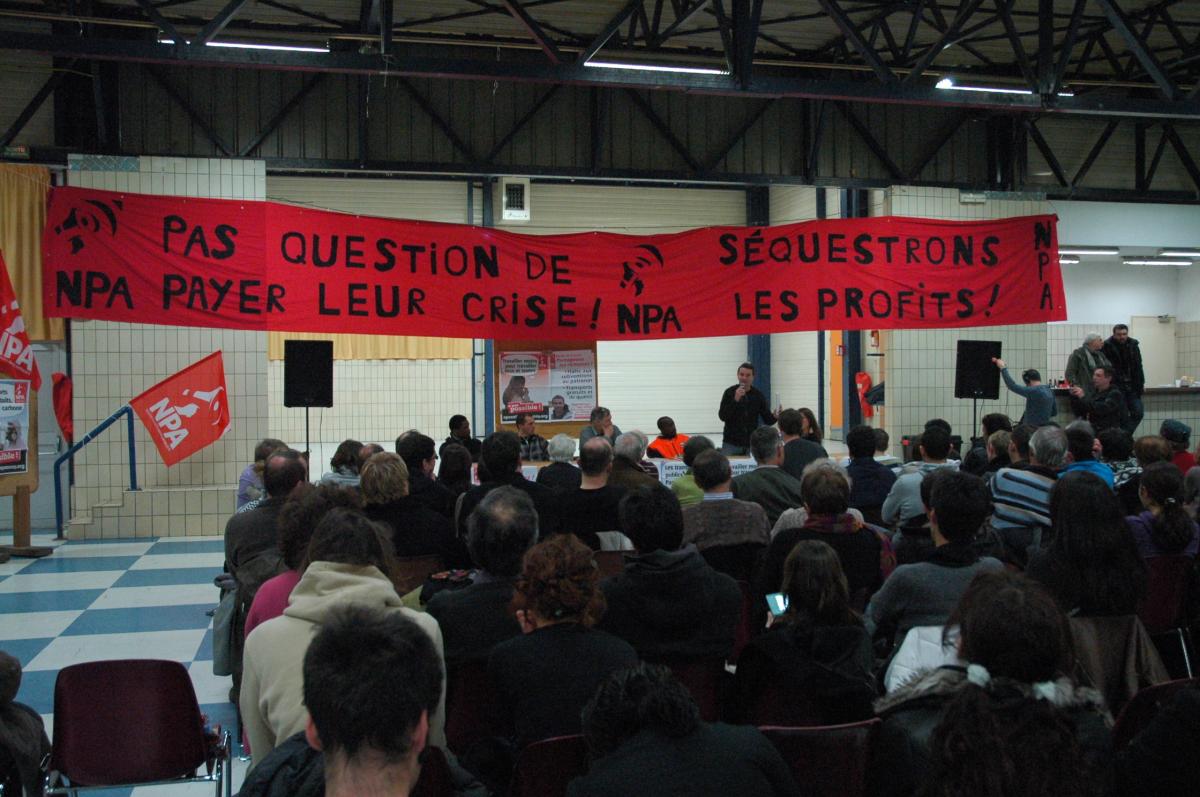 Banderole NPA pas question de payer leur crise, ville d'Evry.
