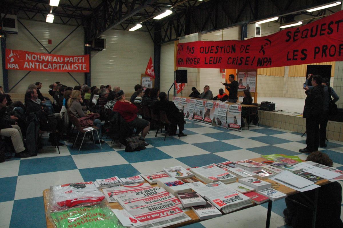 librairie Presse NPA au meeting régional de L'Essonne, ville d'Evry.