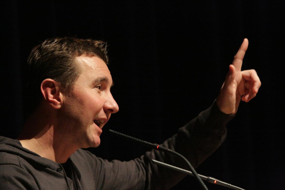 jeux de mains Olivier Besancenot