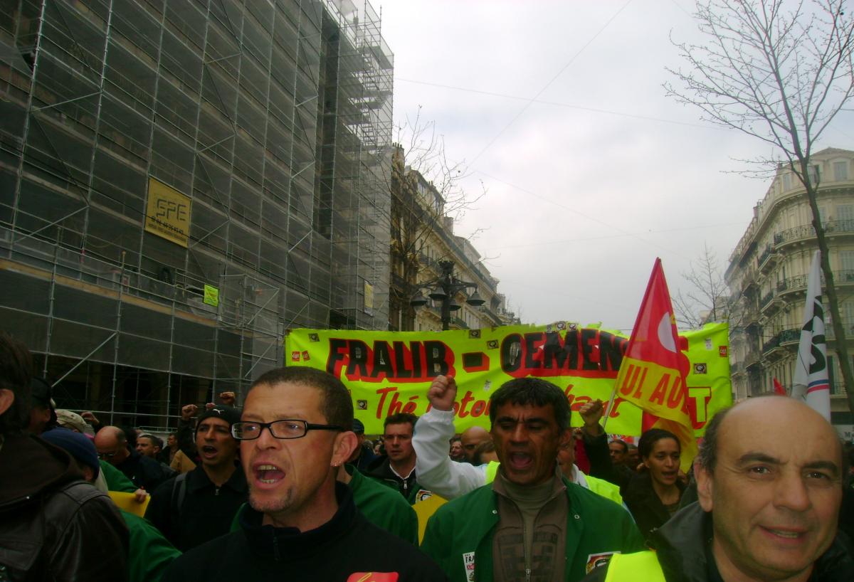 manifestants au centre ville de Marseille