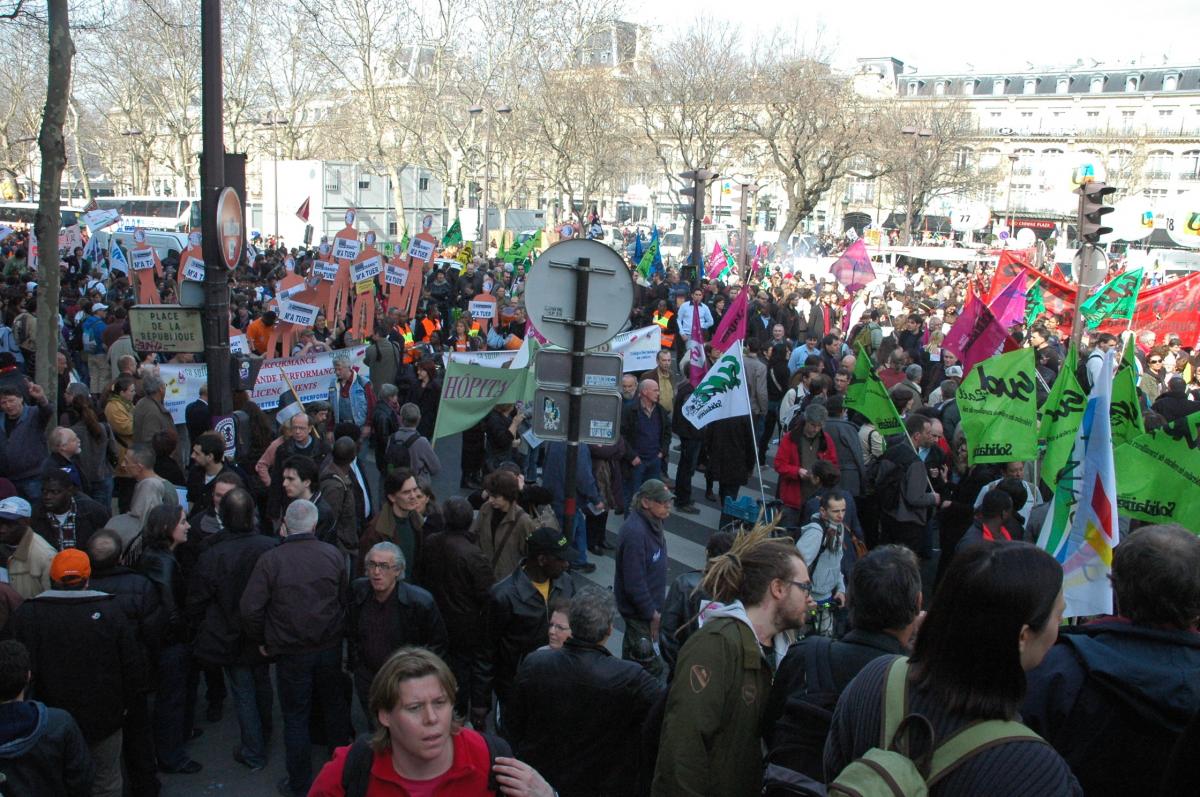 manifestation retraites place de la république Paris.