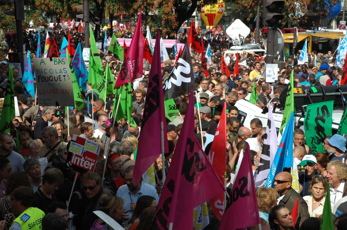Syndicats Solidaires Sud, place de la République Paris.