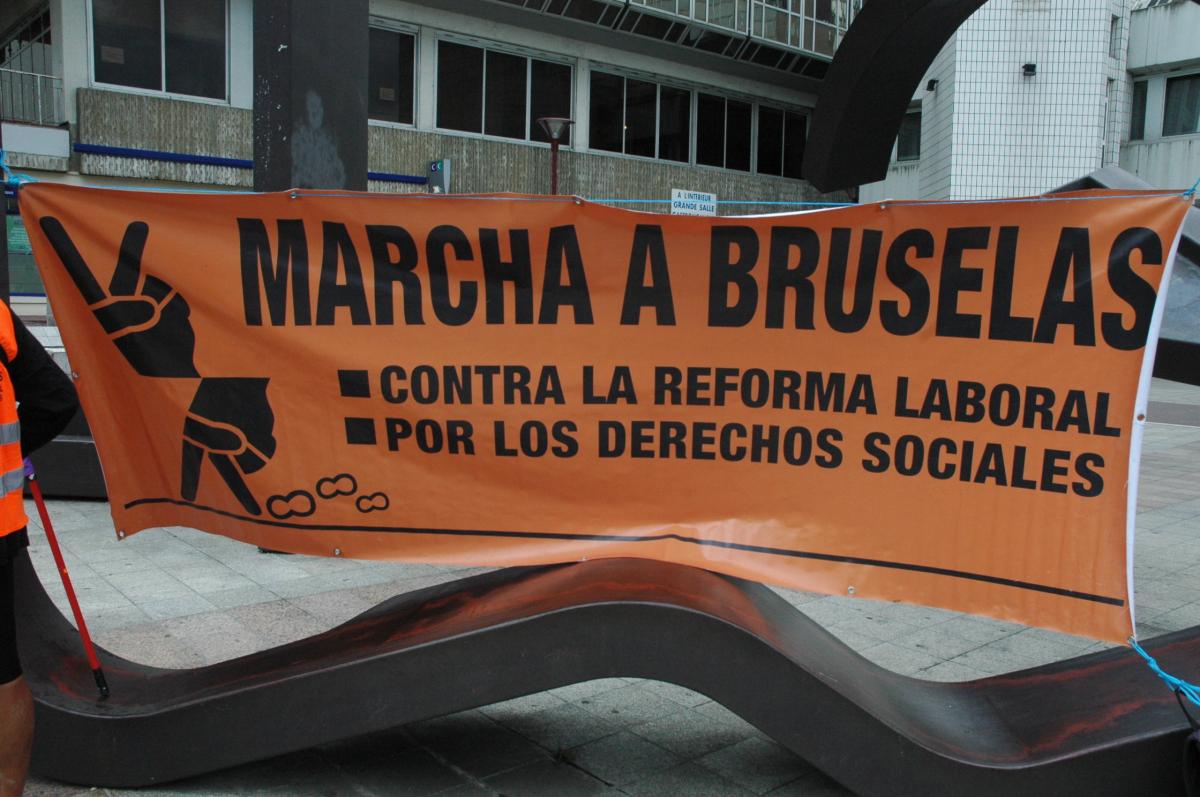 Banderole de la marche vers Bruxelles du collectif d'Aragon.