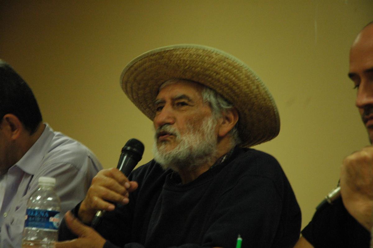 Hugo Blanco directeur du journal, Lucha Indígena.