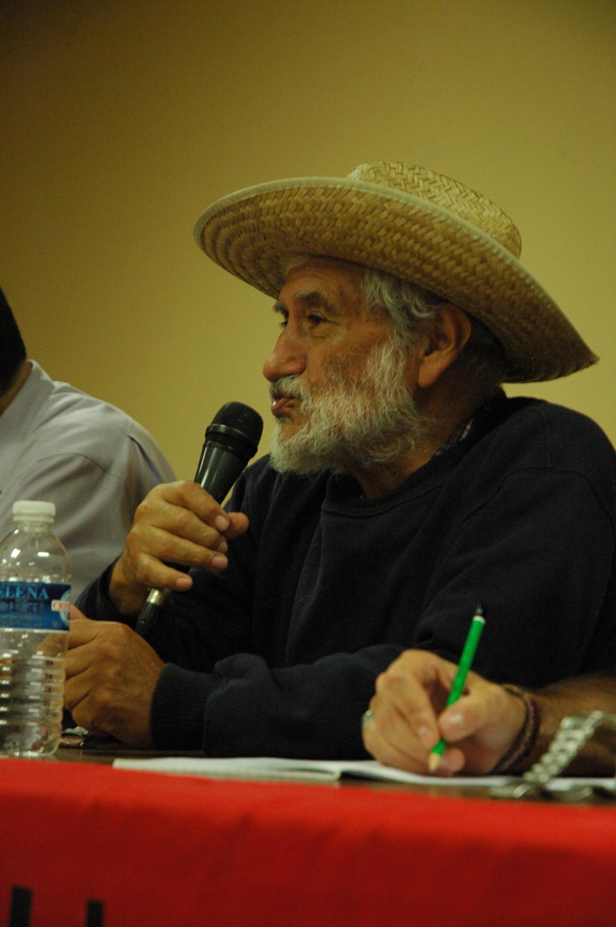 Hugo Blanco directeur du journal, Lucha Indígena.