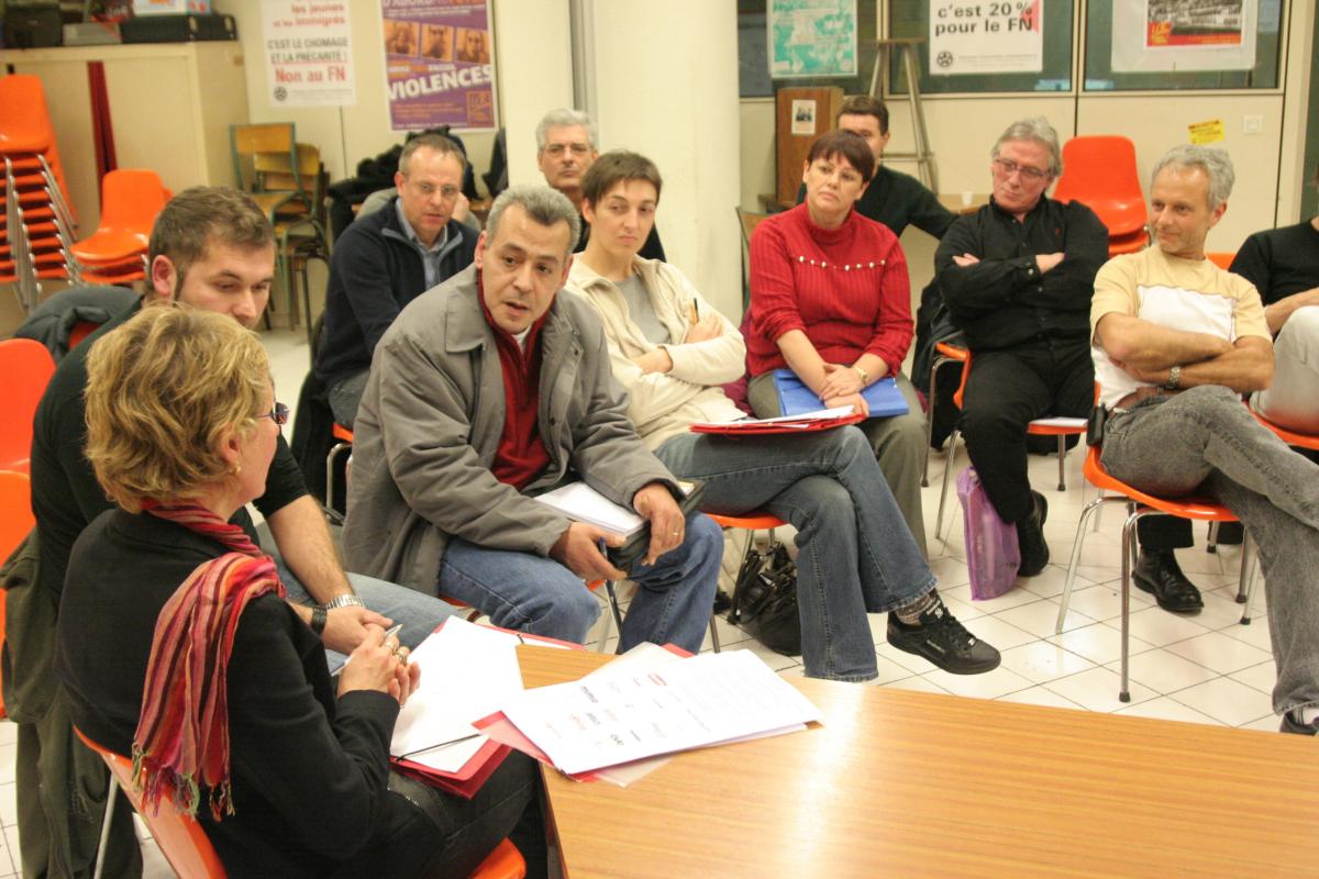 réunion des salarié(e)s en lutte