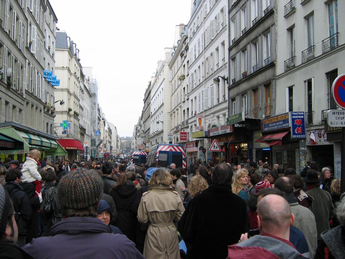 Rassemblement contre le QG de Sarkozy, Paris 10.
