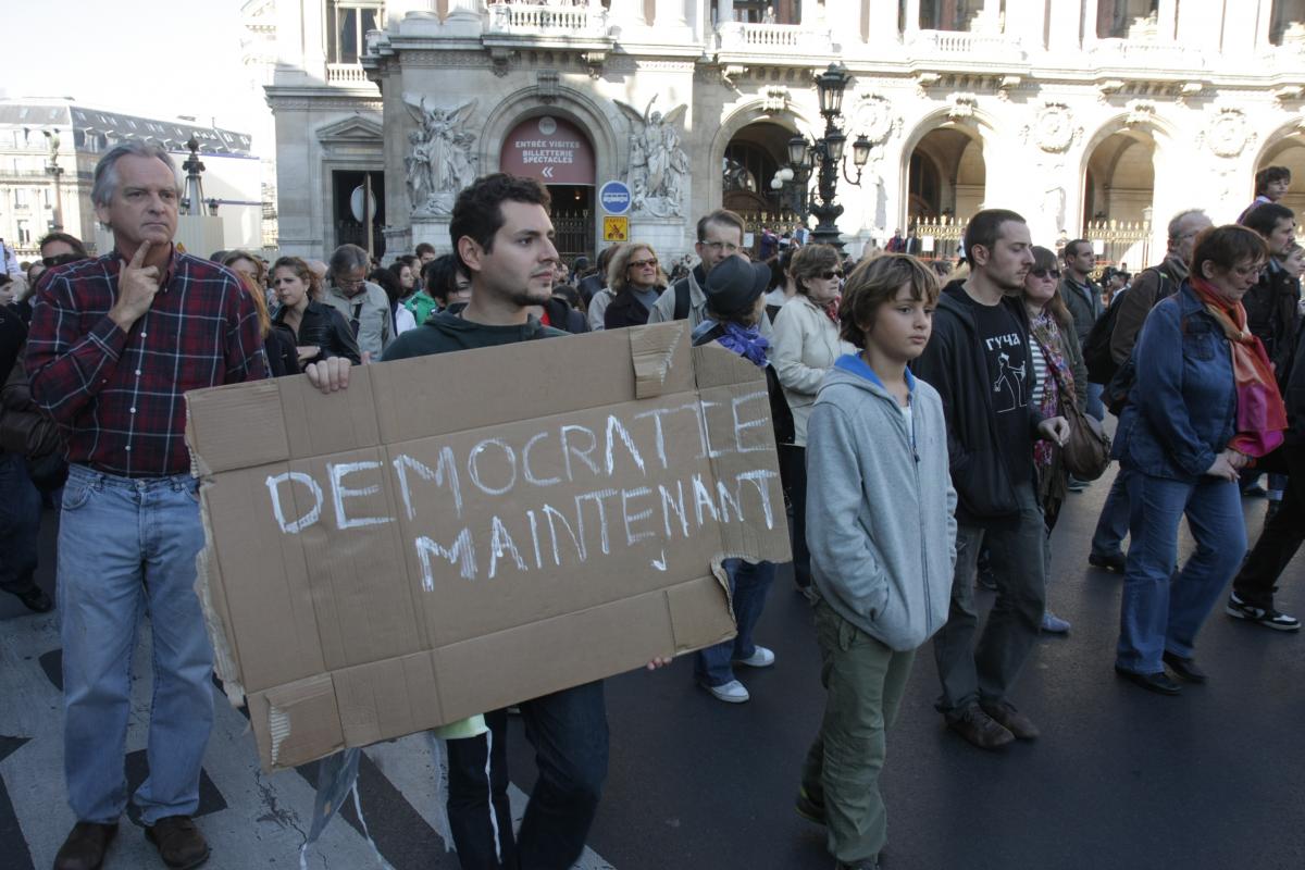 pancarte démocratie maintenant