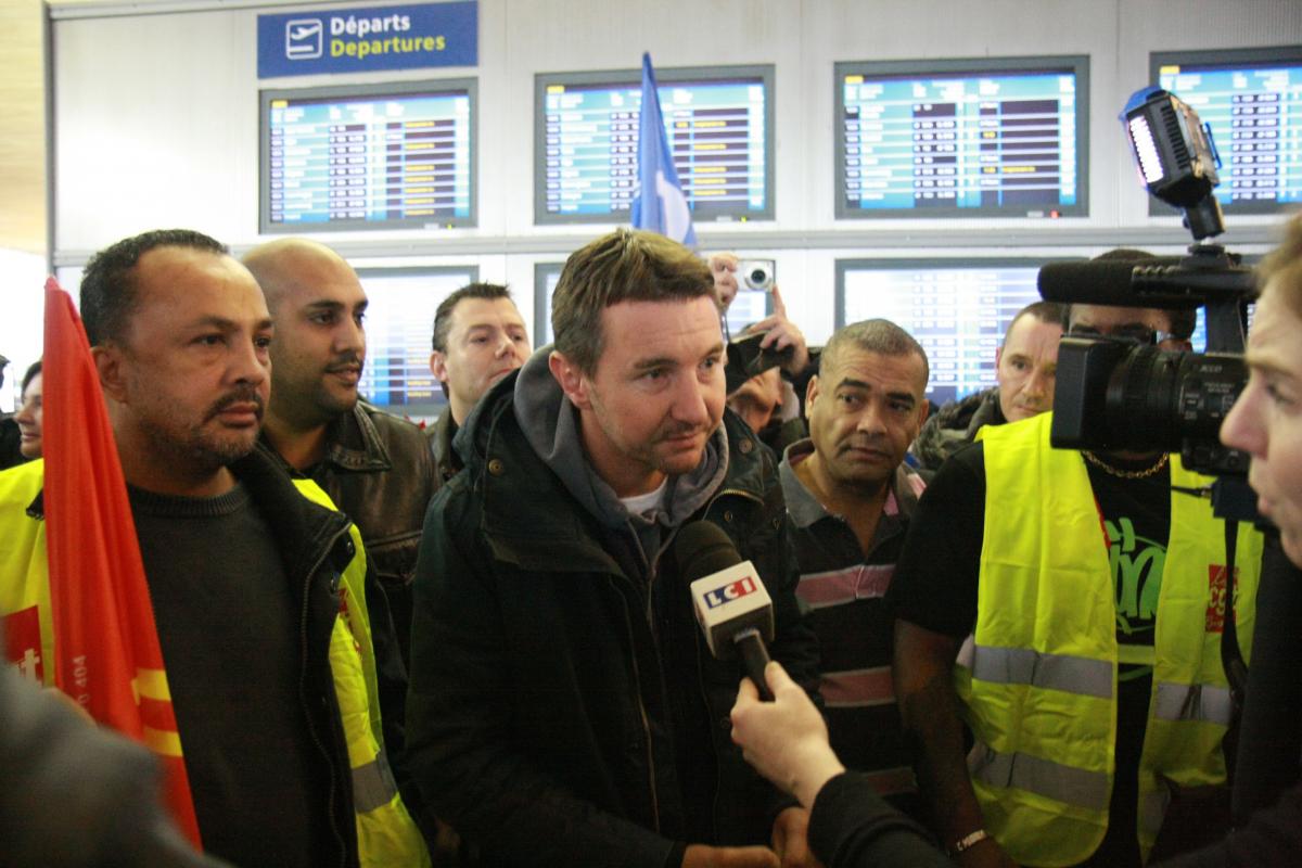 Olivier Besancenot venu soutenir les grévistes