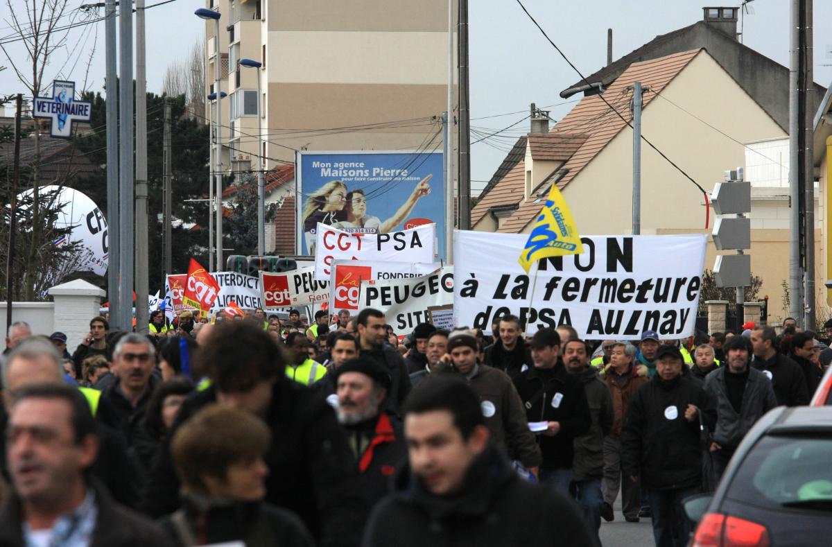 Le cortège dans la ville d'Aulnay