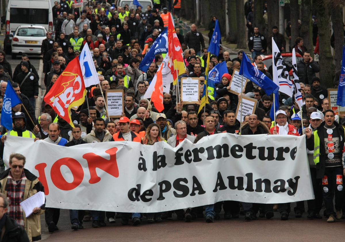 Le cortège dans la ville d'Aulnay