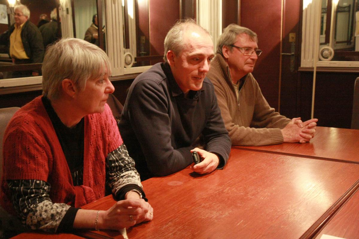 Conférence de presse au café de la paix place Jeanne Hachette
