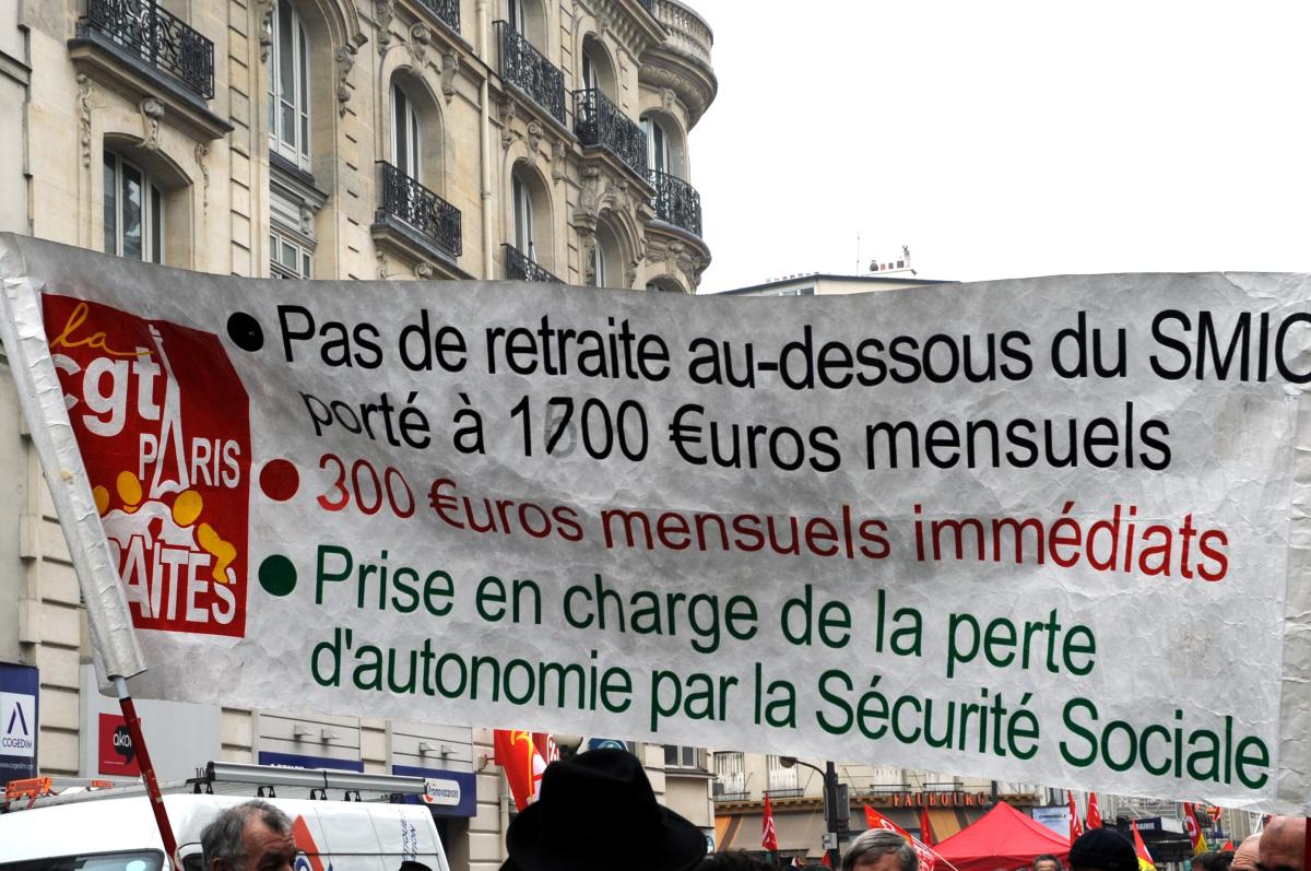 UD de Paris Cgt banderole Retraites