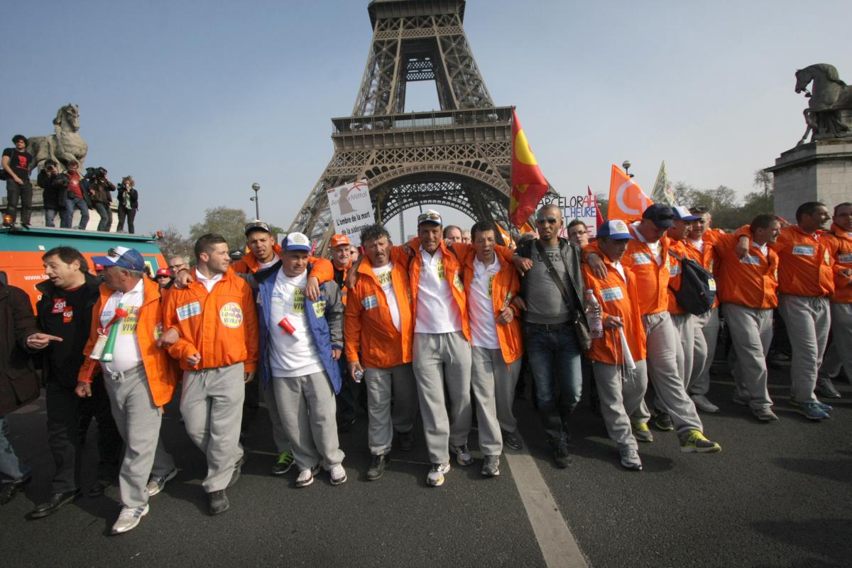 Les marcheurs sur le pont d'Iéna