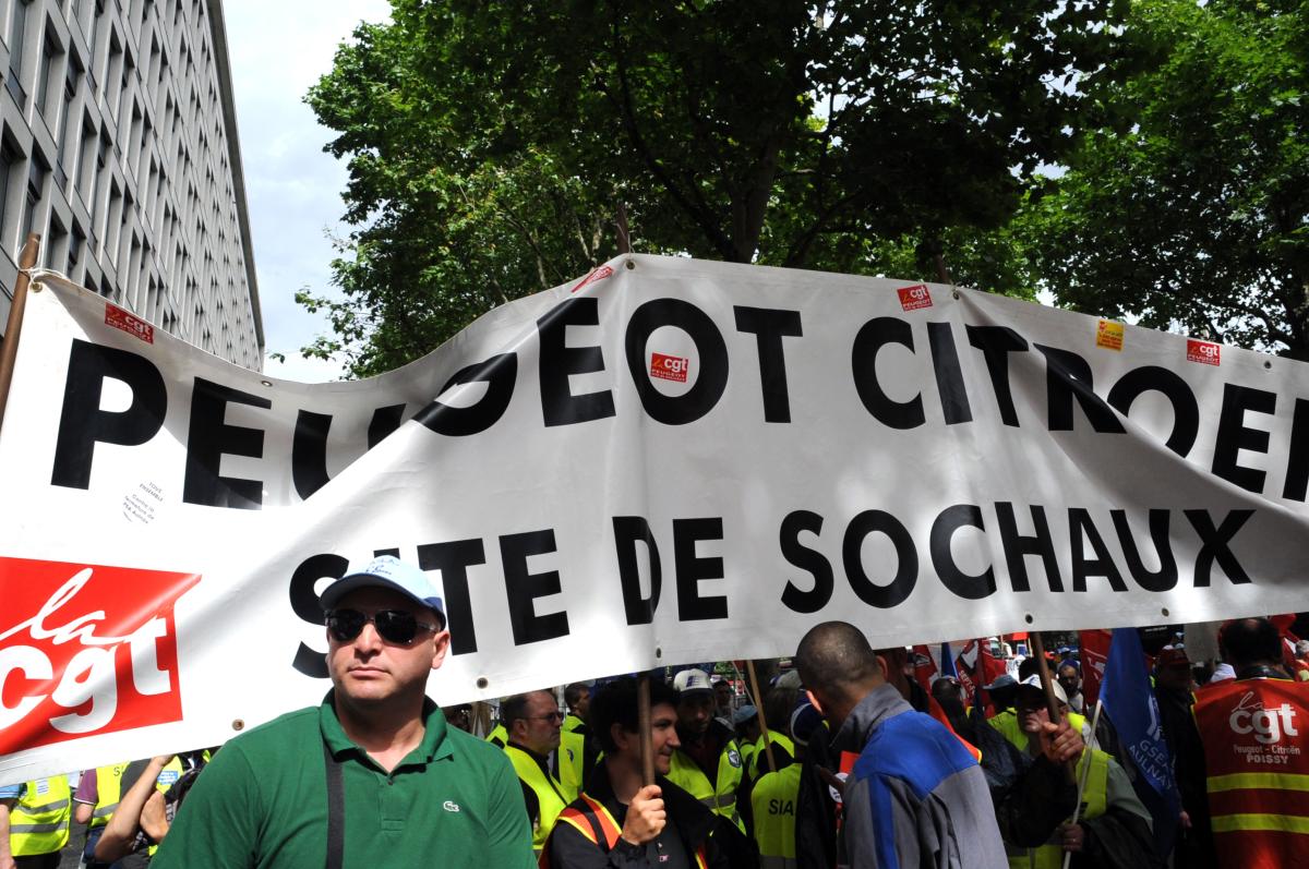 Etudiants Npa solidaires des ouvriers de PSA