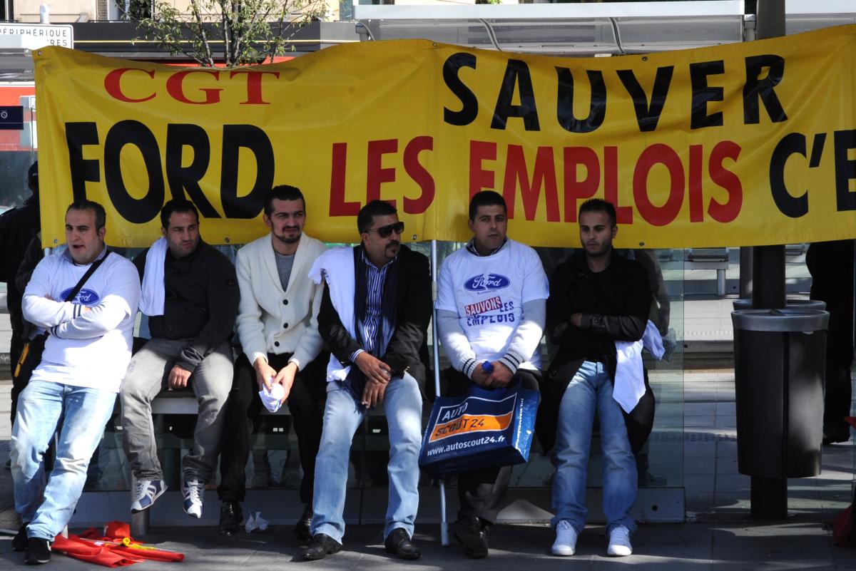 Banderole Ford Cgt au Mondial de LAutomobile