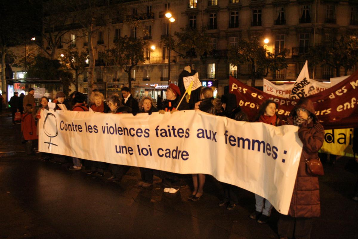 Contre les violences faites aux femmes : une loi cadre