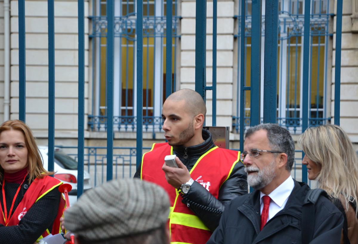rassemblement des salariés de la Banque de France contre la fermeture de la succursale de Saint-Denis
