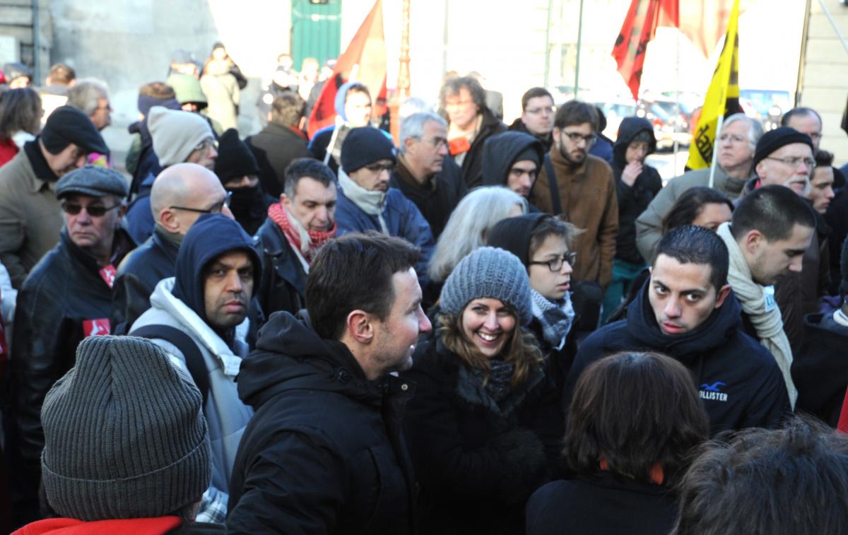 syndicalistes en soutien des Postiers 92 au tribunal de Versailles