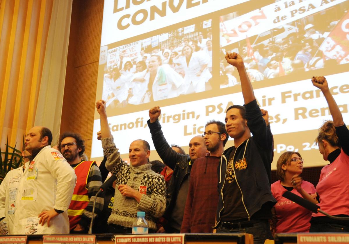 L'internationale dans le grand amphi de Sciences-Po