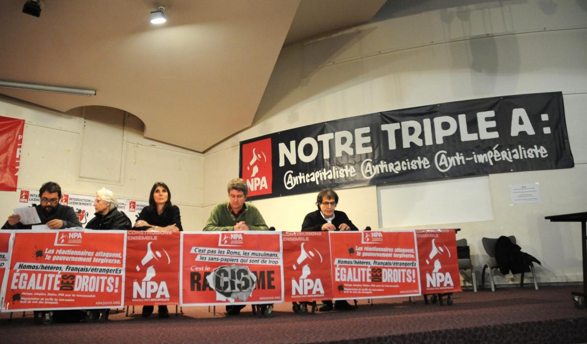 Groupe de Personnalités tribune du deuxième Congrès du Npa
