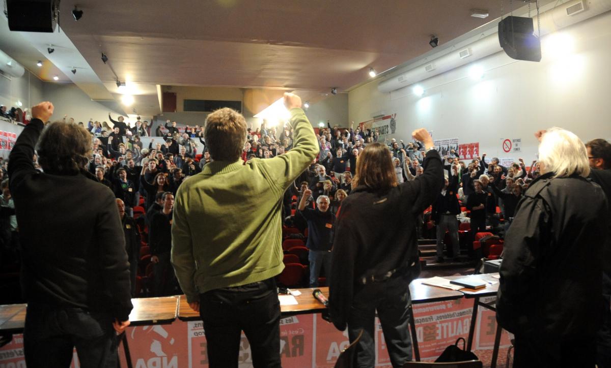 L'internationale Salle au Deuxième Congrès du Npa