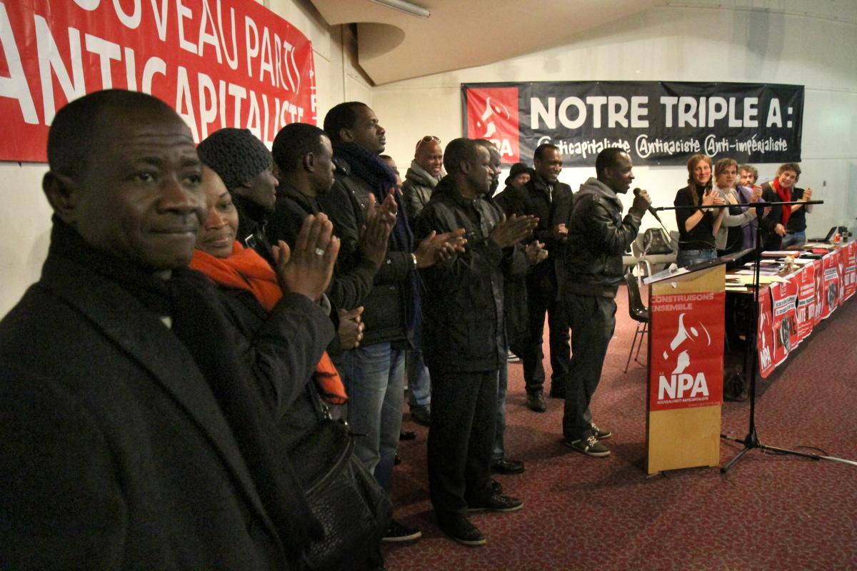 Délégation de sans-papiers lors du meeting du congrès