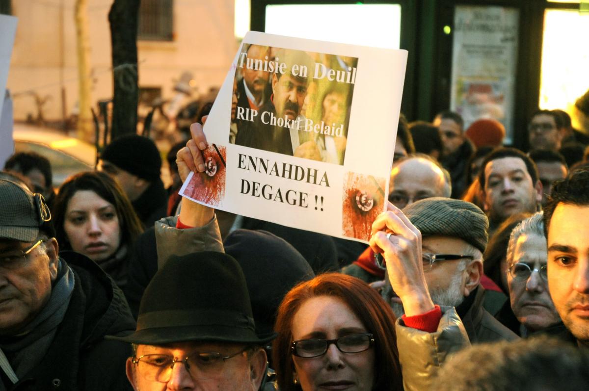 Affichette Tunisie en deuil Rip CHOKRI BELAÏD Hennahdha dégage