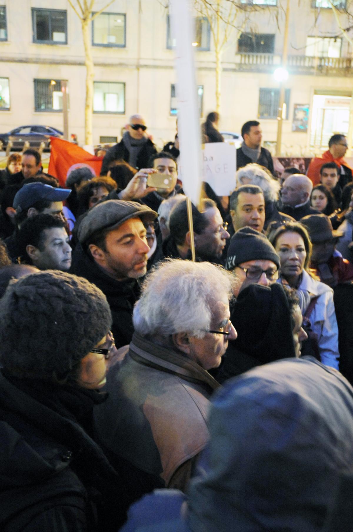 Alain Krivine représentant le Npa jour de lassassinat de CHOKRI BELAÏD du PPDU (Watad)