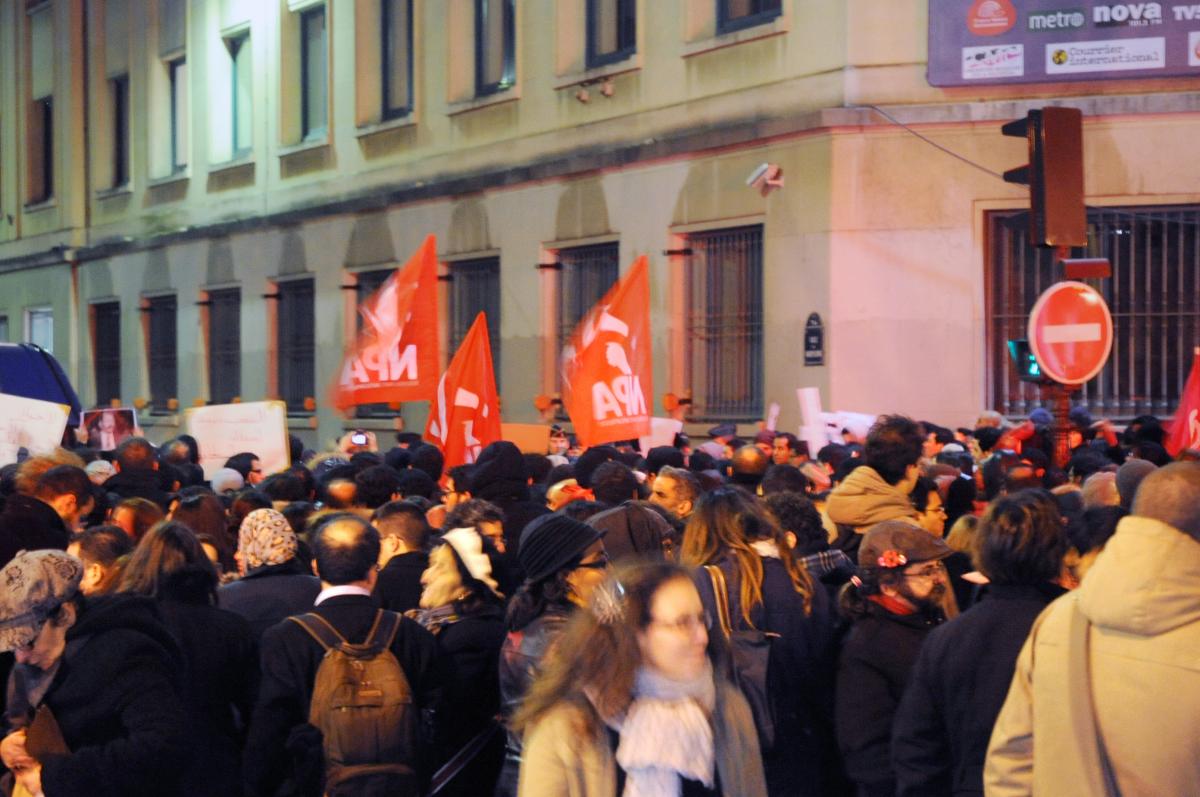 Blocage policier avant l'ambassade de Tunisie