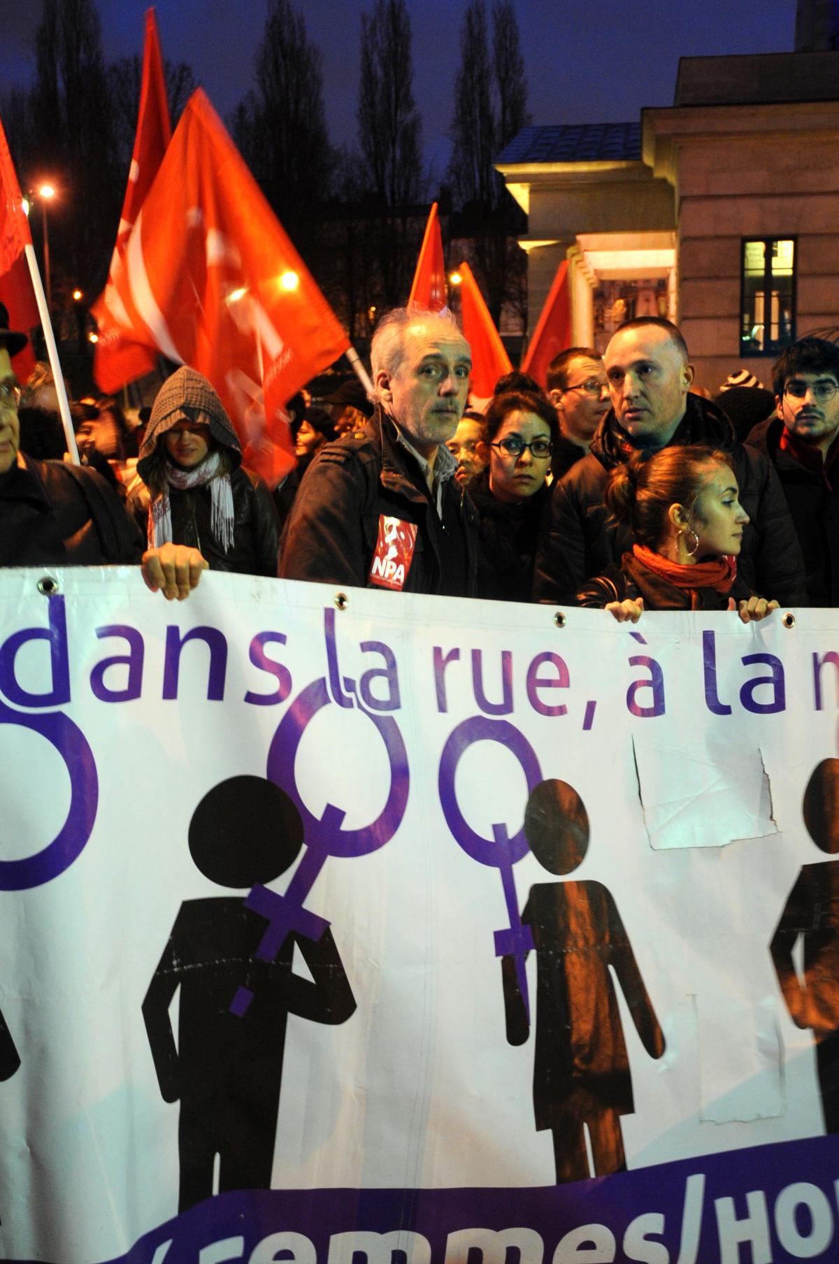 Philippe Poutou cortège du Npa égalité femmes hommes