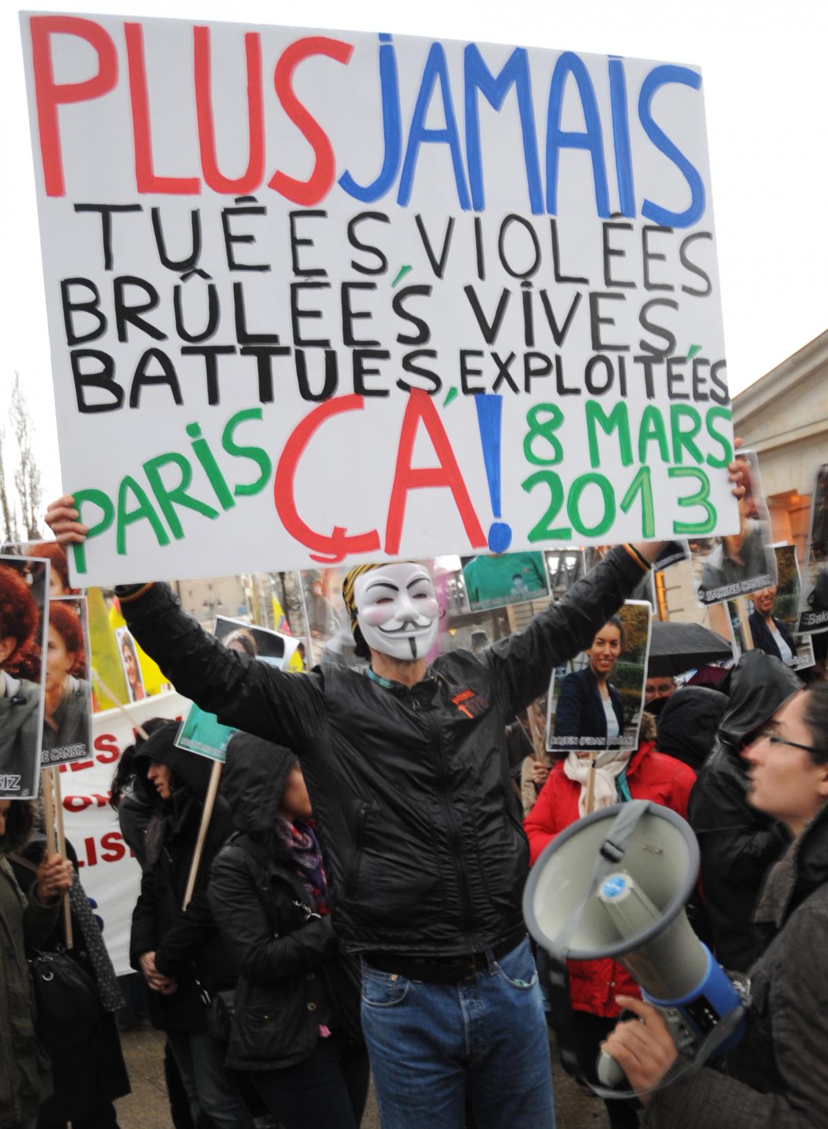 Plus jamais ça tuées violées brulées vives battues exploitées.