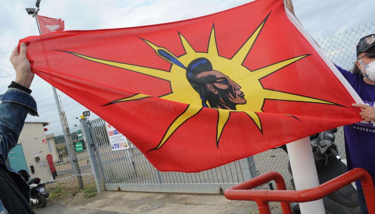 Drapeau Mohawk de la confédération Iroquoise des cinq nations Amérique du nord Canada