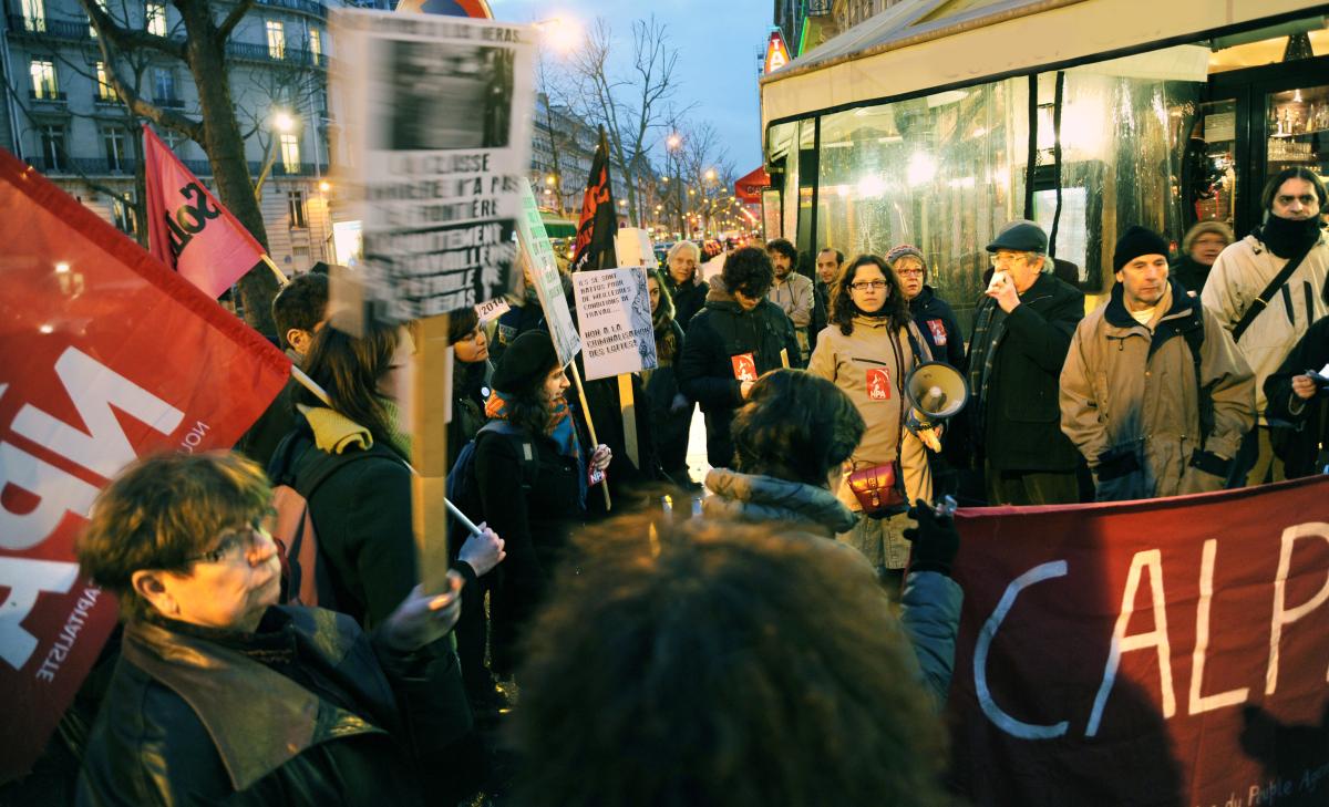 Devant lambassade dArgentine rassemblement pour lacquittement des travailleurs de Las Heras.