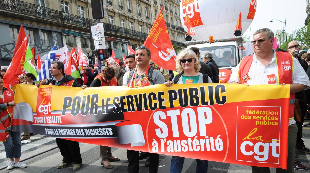 Banderole Pour le service Public Stop à l'austérité