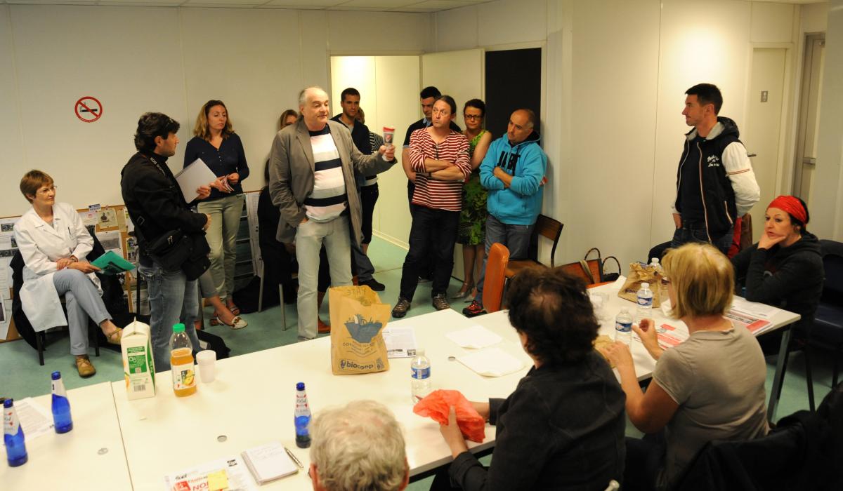Rencontre avec les personnels en grève du service psychiatrique de l'hôpital Poissy Saint-Germain