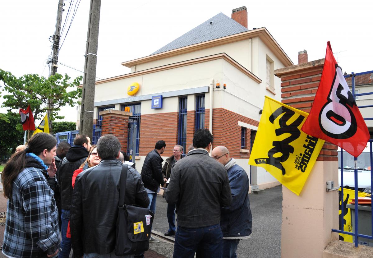 La Poste reconduit la Grève Epinay sur Orge 91 Essonne