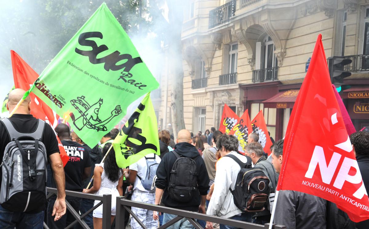 Syndicalistes Sud Rail en grève